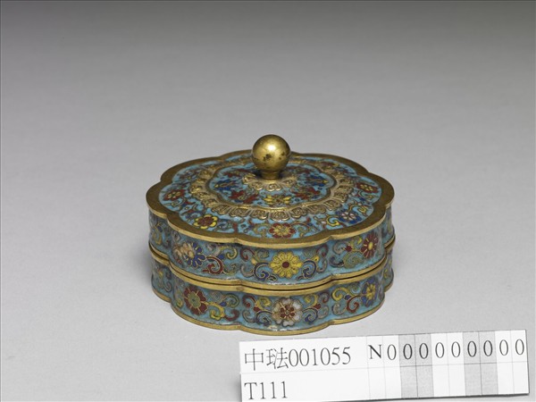 掐絲琺瑯番蓮紋盒