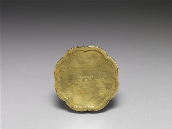 掐絲琺瑯番蓮紋盒