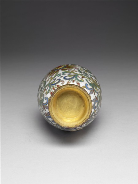 掐絲琺瑯纏枝番蓮瓶