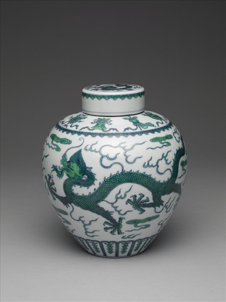 鬥彩龍紋蓋罐