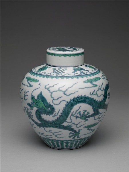 鬥彩龍紋蓋罐