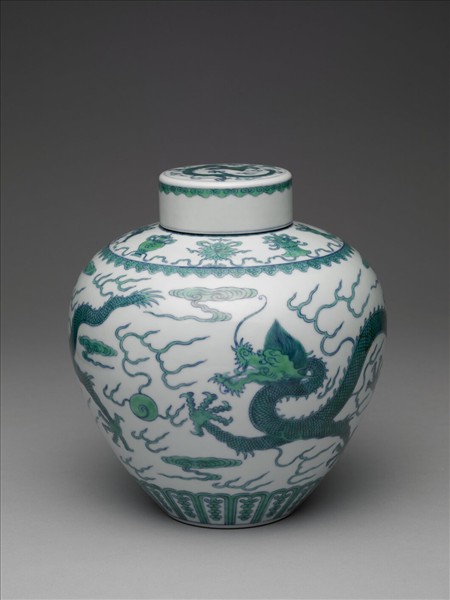 鬥彩龍紋蓋罐