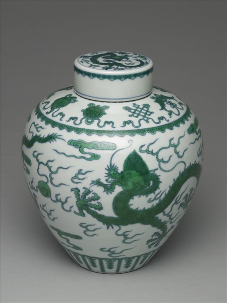 鬥彩龍紋蓋罐