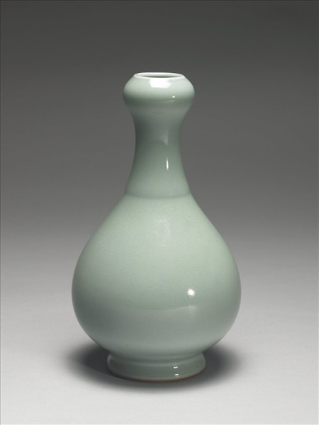青瓷蒜頭瓶