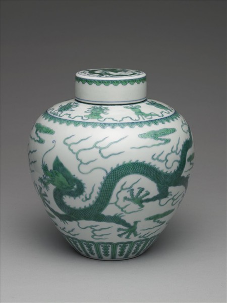 鬥彩綠龍紋蓋罐