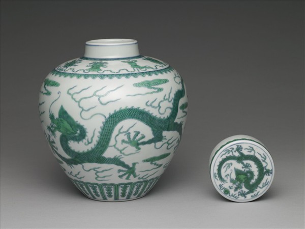 鬥彩綠龍紋蓋罐