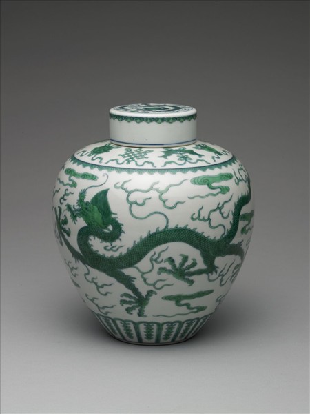 鬥彩綠龍紋蓋罐