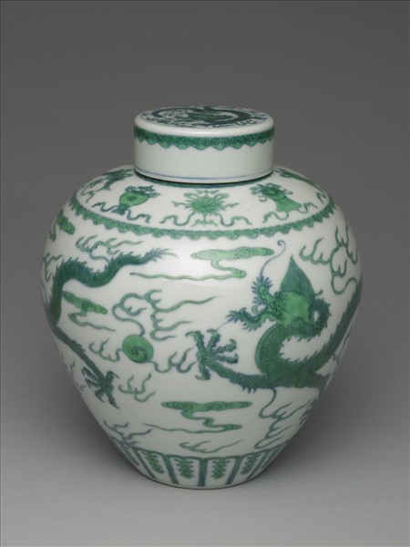鬥彩綠龍紋蓋罐