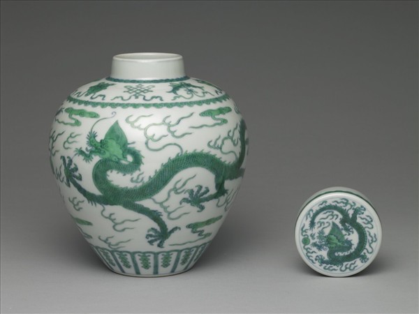 鬥彩綠龍紋蓋罐
