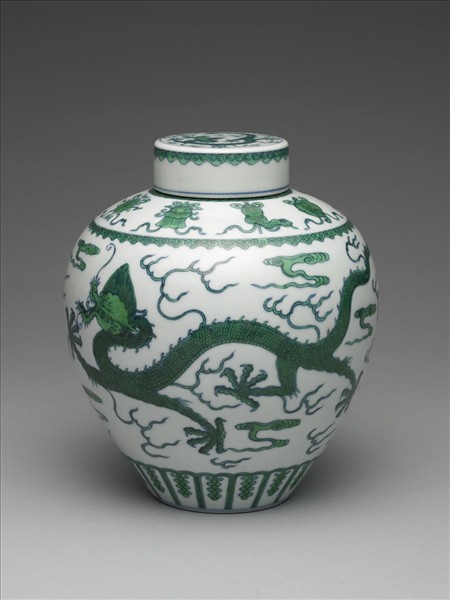 鬥彩綠龍紋蓋罐