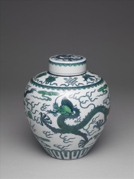 鬥彩綠龍紋蓋罐