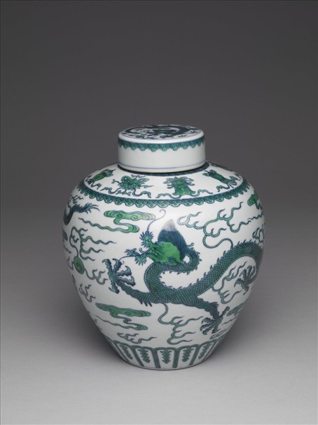 鬥彩綠龍紋蓋罐