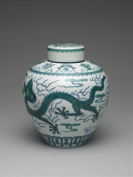 鬥彩綠龍紋蓋罐