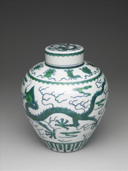 鬥彩綠龍紋蓋罐