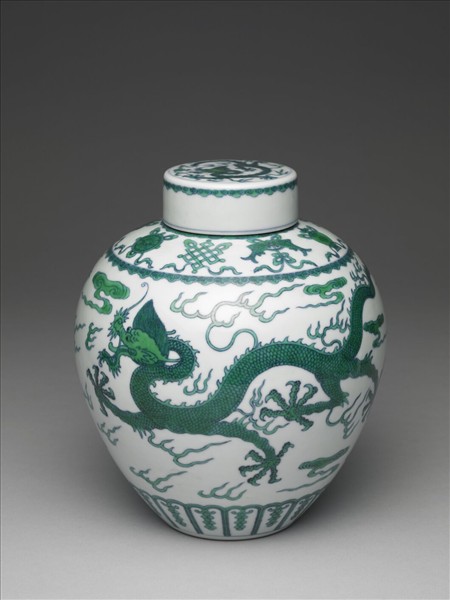 鬥彩綠龍紋蓋罐