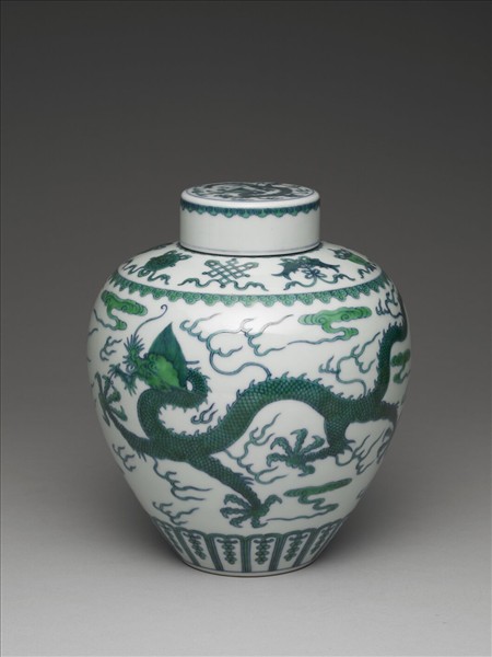 鬥彩綠龍紋蓋罐