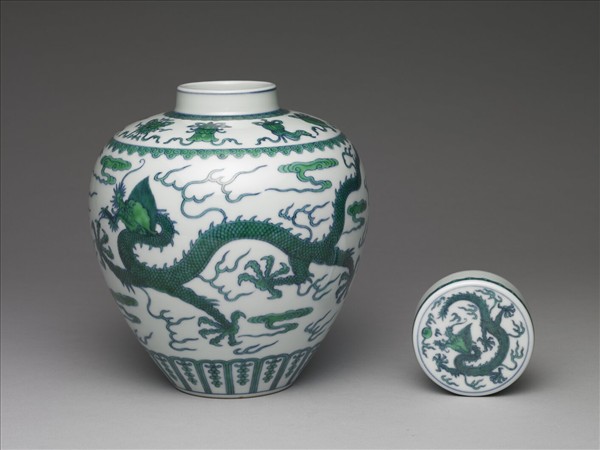 鬥彩綠龍紋蓋罐
