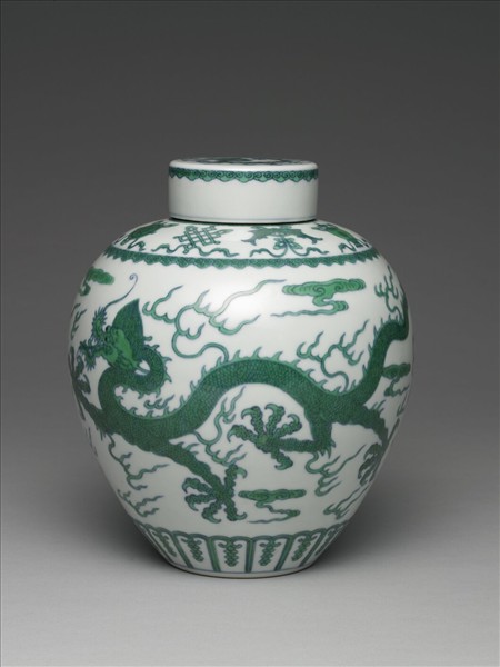鬥彩綠龍紋蓋罐