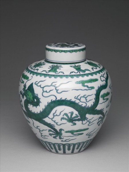 鬥彩綠龍紋蓋罐