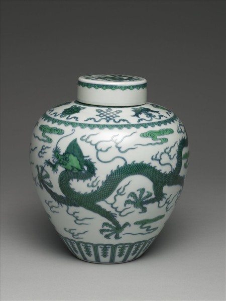 鬥彩綠龍紋蓋罐