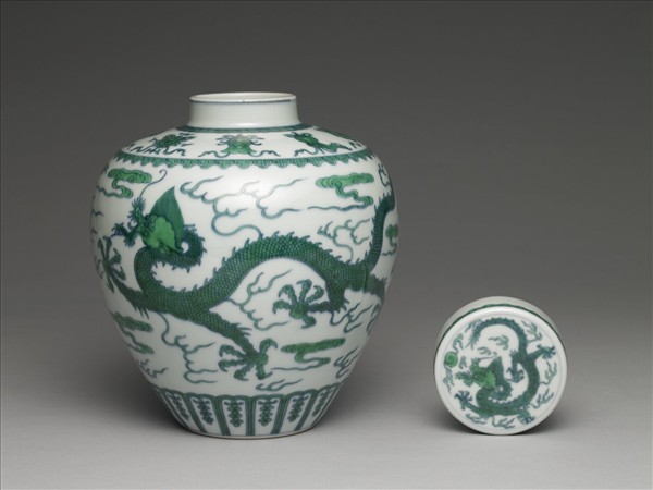 鬥彩綠龍紋蓋罐