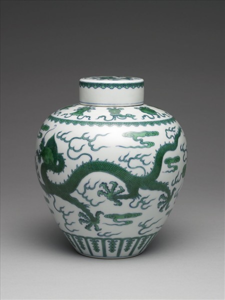 鬥彩綠龍紋蓋罐