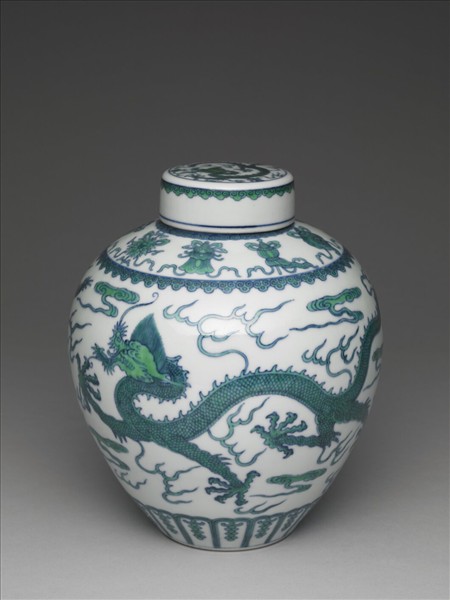 鬥彩綠龍紋蓋罐