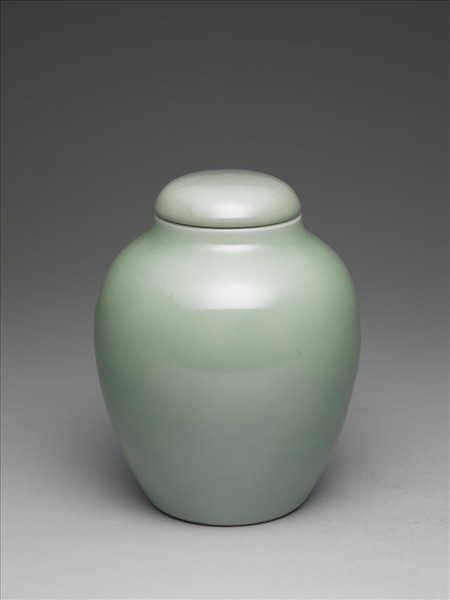 冬青釉蓋罐