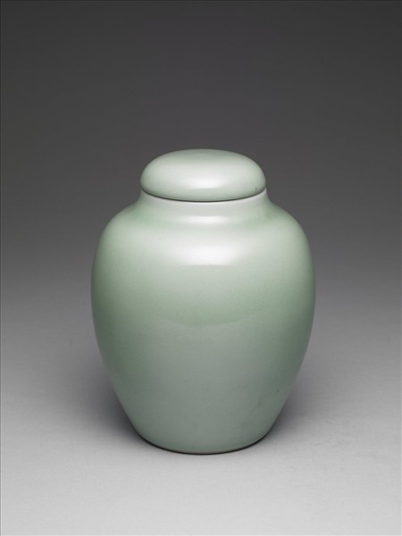 冬青釉蓋罐