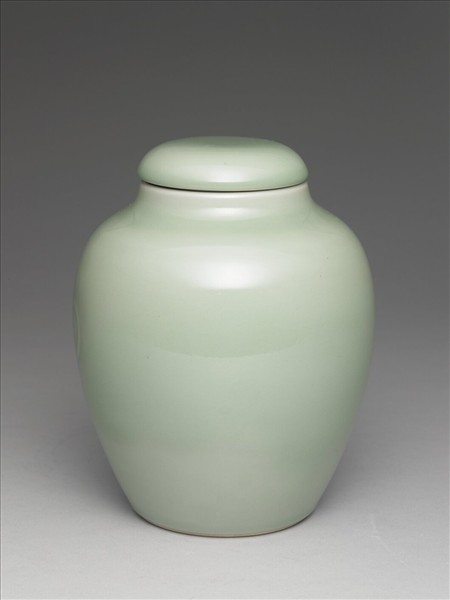 冬青釉蓋罐