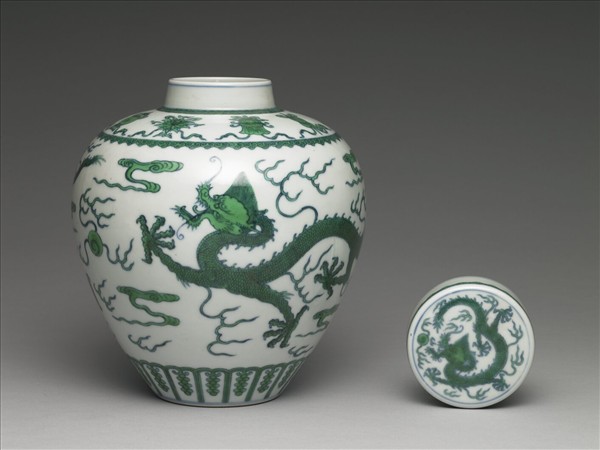 青花綠彩龍紋蓋罐