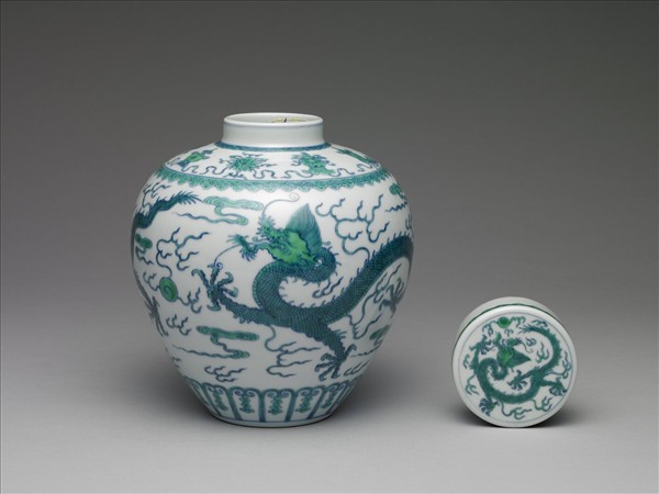 青花綠彩龍紋蓋罐