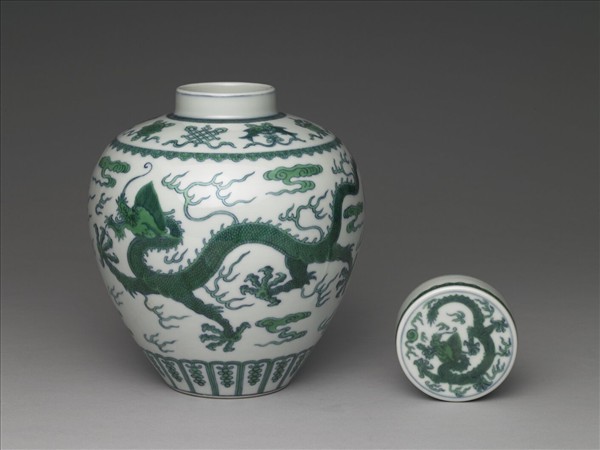青花綠彩龍紋蓋罐