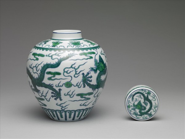 青花綠彩龍紋蓋罐