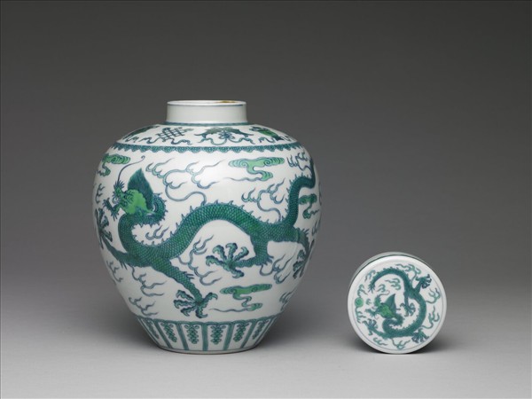 青花綠彩龍紋蓋罐