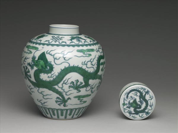 青花綠彩龍紋蓋罐