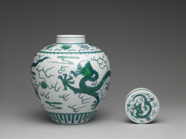 青花綠彩龍紋蓋罐