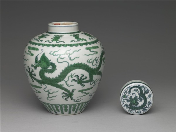青花綠彩龍紋蓋罐