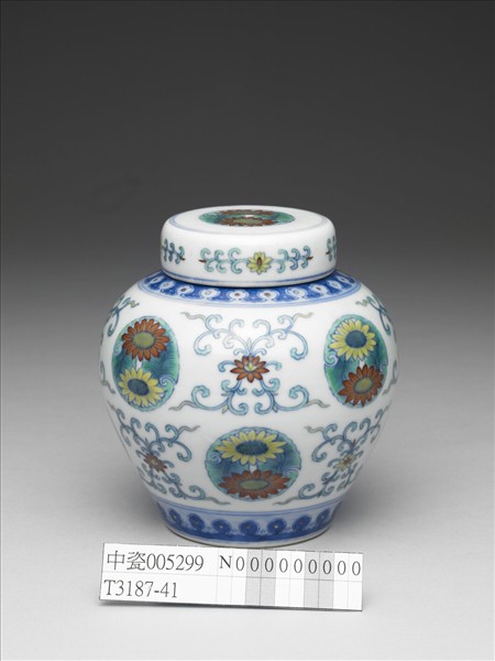 鬥彩團花紋蓋罐