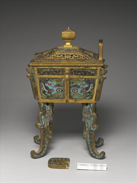 掐絲琺瑯四足鼎