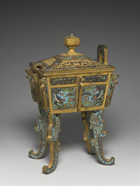 掐絲琺瑯四足鼎