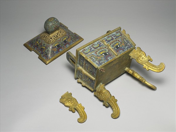 掐絲琺瑯四足鼎式爐