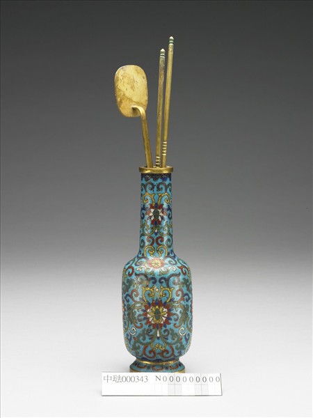 掐絲琺瑯瓶