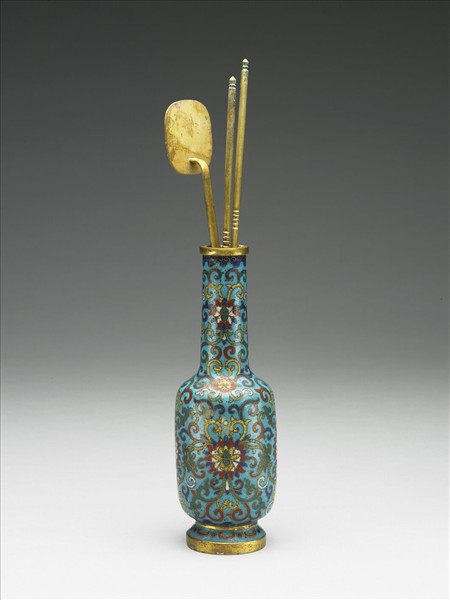 掐絲琺瑯瓶