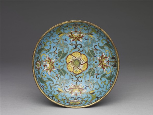 掐絲琺瑯蓮托八吉祥高足盤