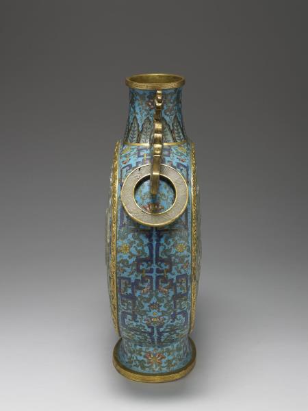 掐絲琺瑯抱月瓶