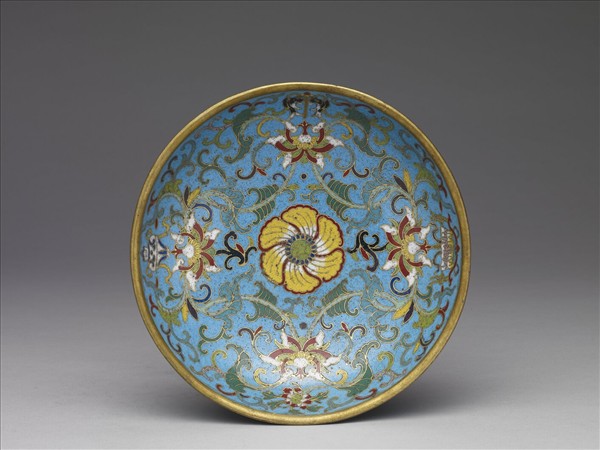 掐絲琺瑯蓮托八吉祥高足盤