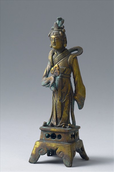 銅鎏金仕女立像