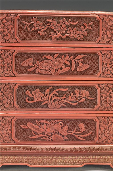 剔紅龍紋方勝式三層套盒