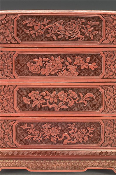 剔紅龍紋方勝式三層套盒